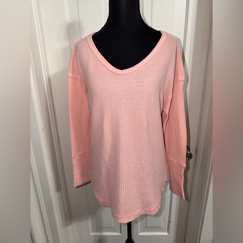 Women's size small shirt Vintage America Pink V-Neck Top, shirt,‎
